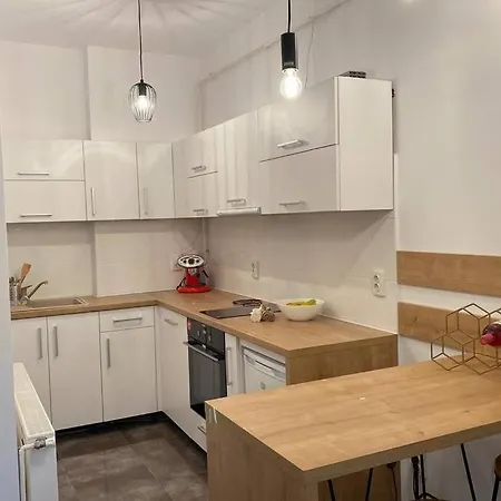 Romantic In Center, Old Town