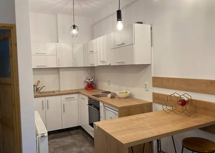 Romantic In Center, Old Town