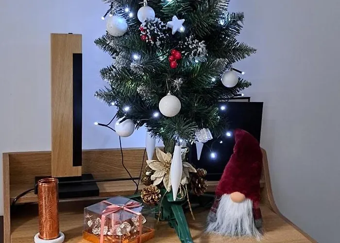 Romantic In Center, Old Town Brasov